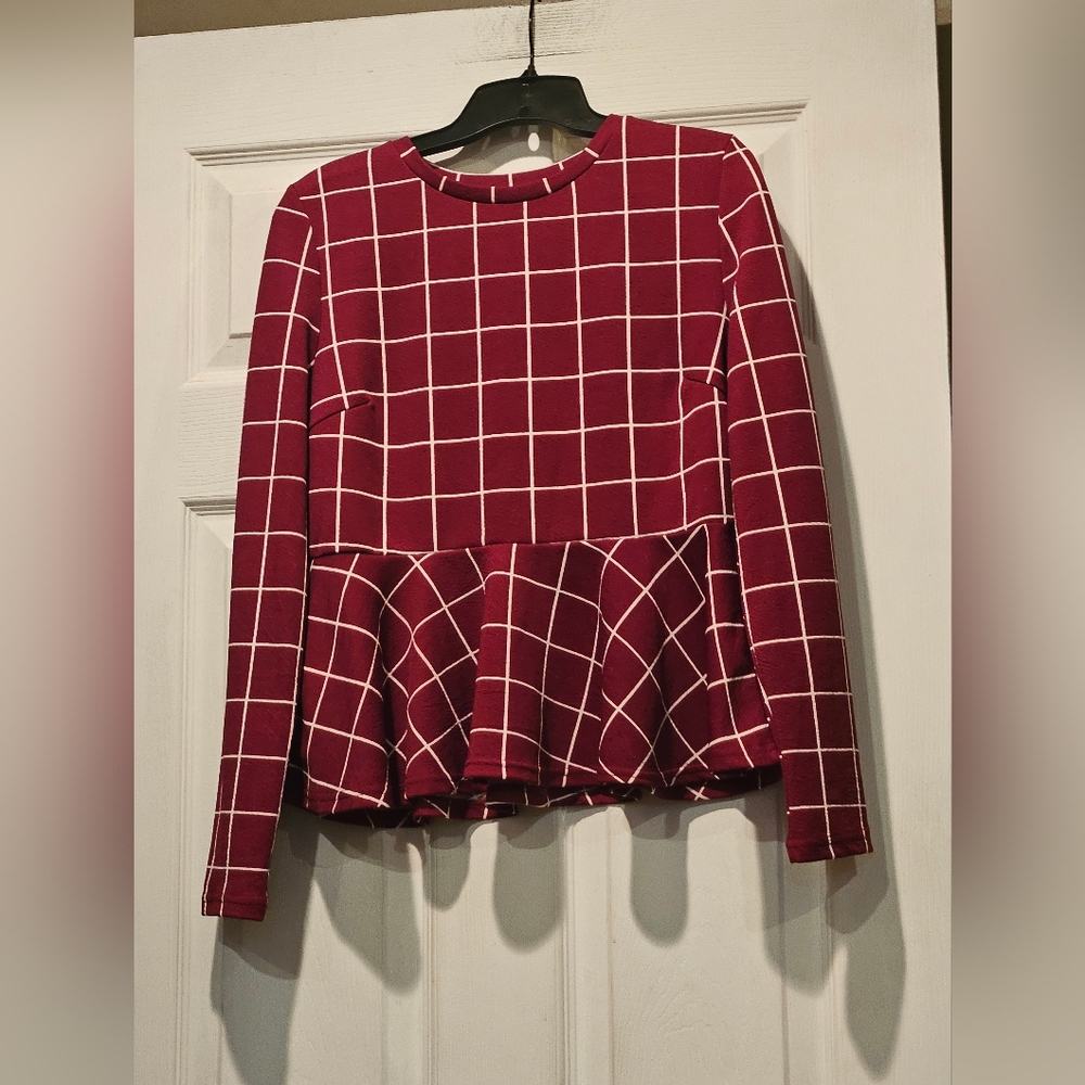 SHEIN TOP - Picture 2 of 2